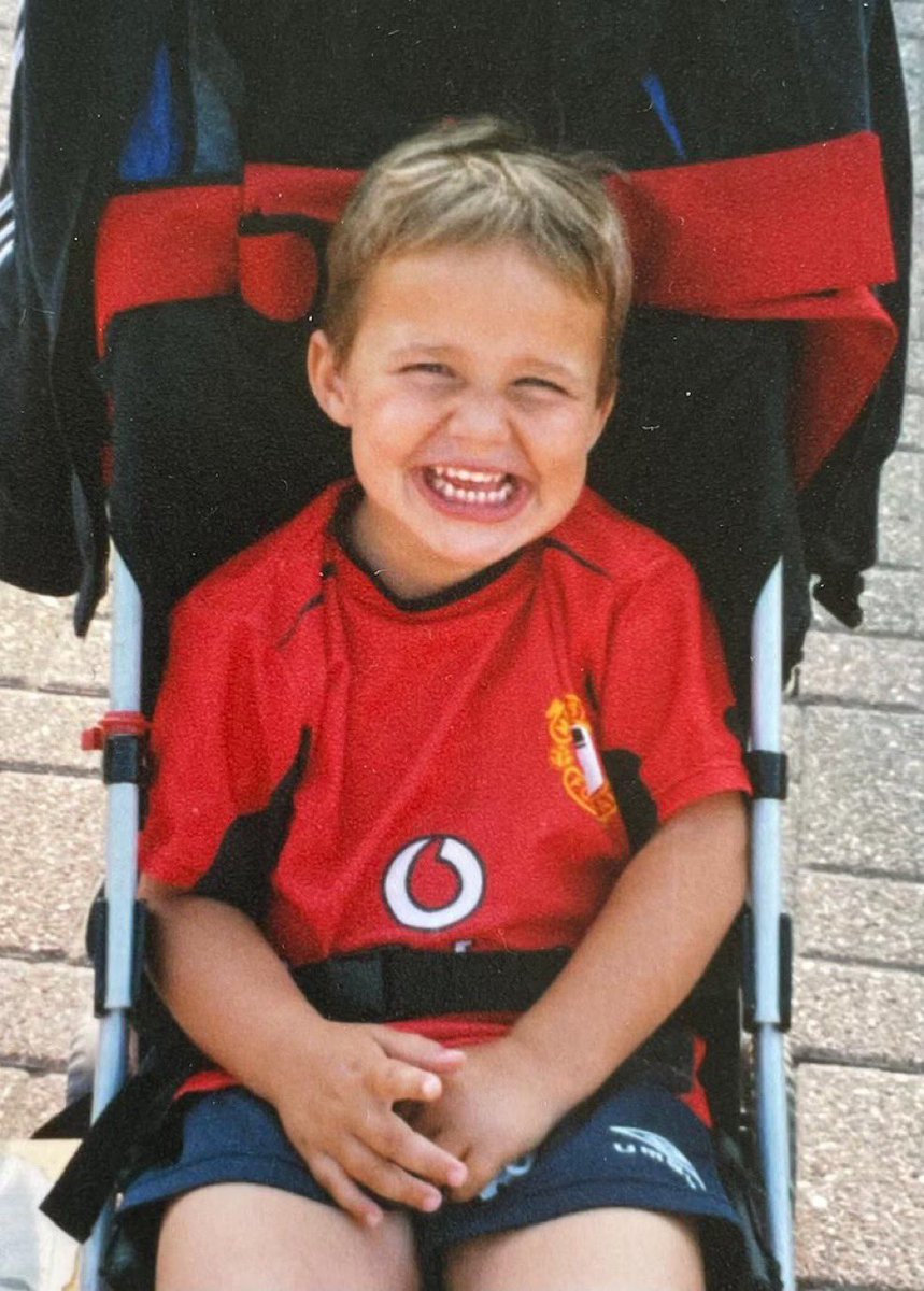 Senne Lammens in a Manchester United shirt as a small child. 🥹❤️