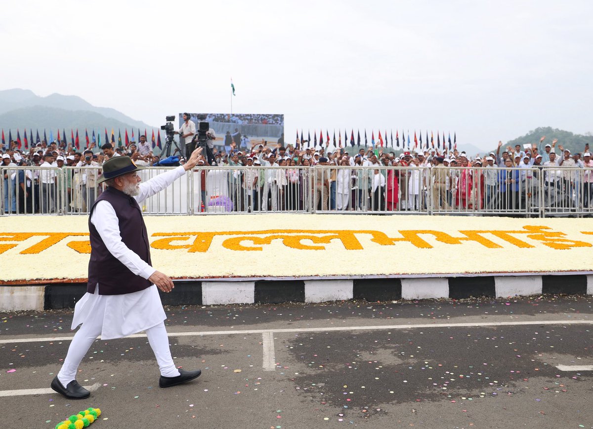 Amit Shah (@amitshah) on Twitter photo On the 150th birth anniversary of Sardar Vallabhbhai Patel Ji, PM Shri <a href="/narendramodi/">Narendra Modi</a> Ji attended a grand parade of security forces and state police units in Ekta Nagar (Kevadia) and viewed tableaux from different states.
On this occasion, Modi Ji urged citizens to uphold the On the 150th birth anniversary of Sardar Vallabhbhai Patel Ji, PM Shri <a href="/narendramodi/">Narendra Modi</a> Ji attended a grand parade of security forces and state police units in Ekta Nagar (Kevadia) and viewed tableaux from different states.
On this occasion, Modi Ji urged citizens to uphold the