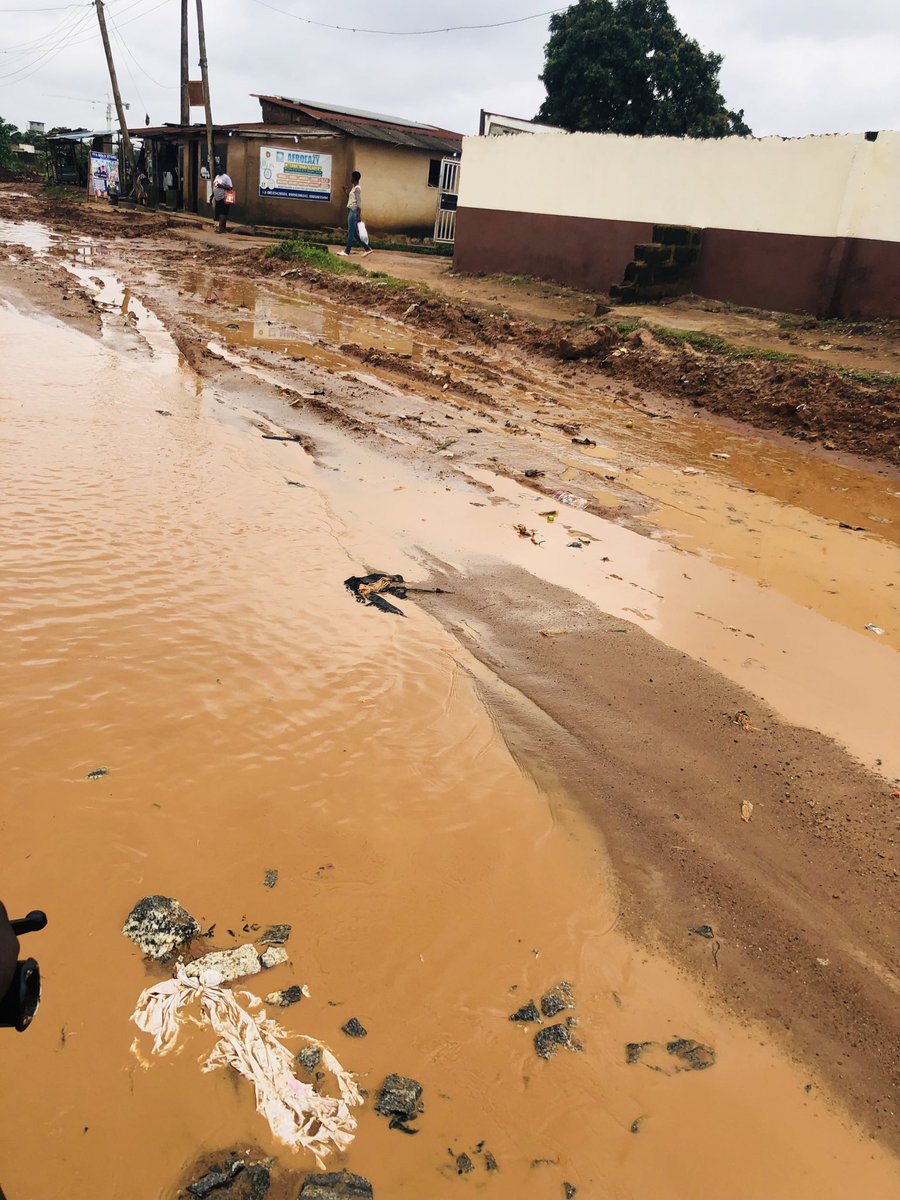 tundeskie's tweet image. GIWA ROAD, OGUN STATE❗️❗️❗️
#DapoFixOgunRoads