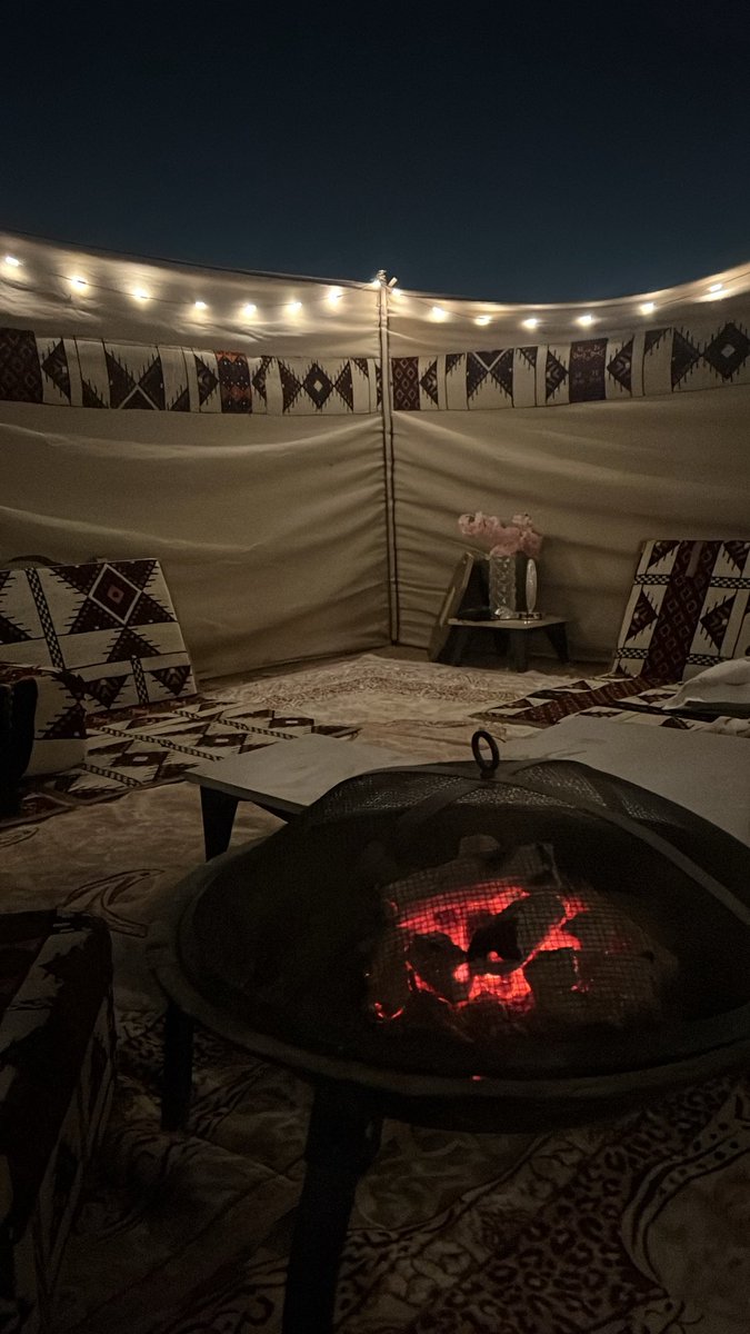 09e_ssl's tweet image. هواجيسّ قلبي ماتجي والعربَ واعين
  لها حزةٍ في تالي الليل تزعجنيَ .