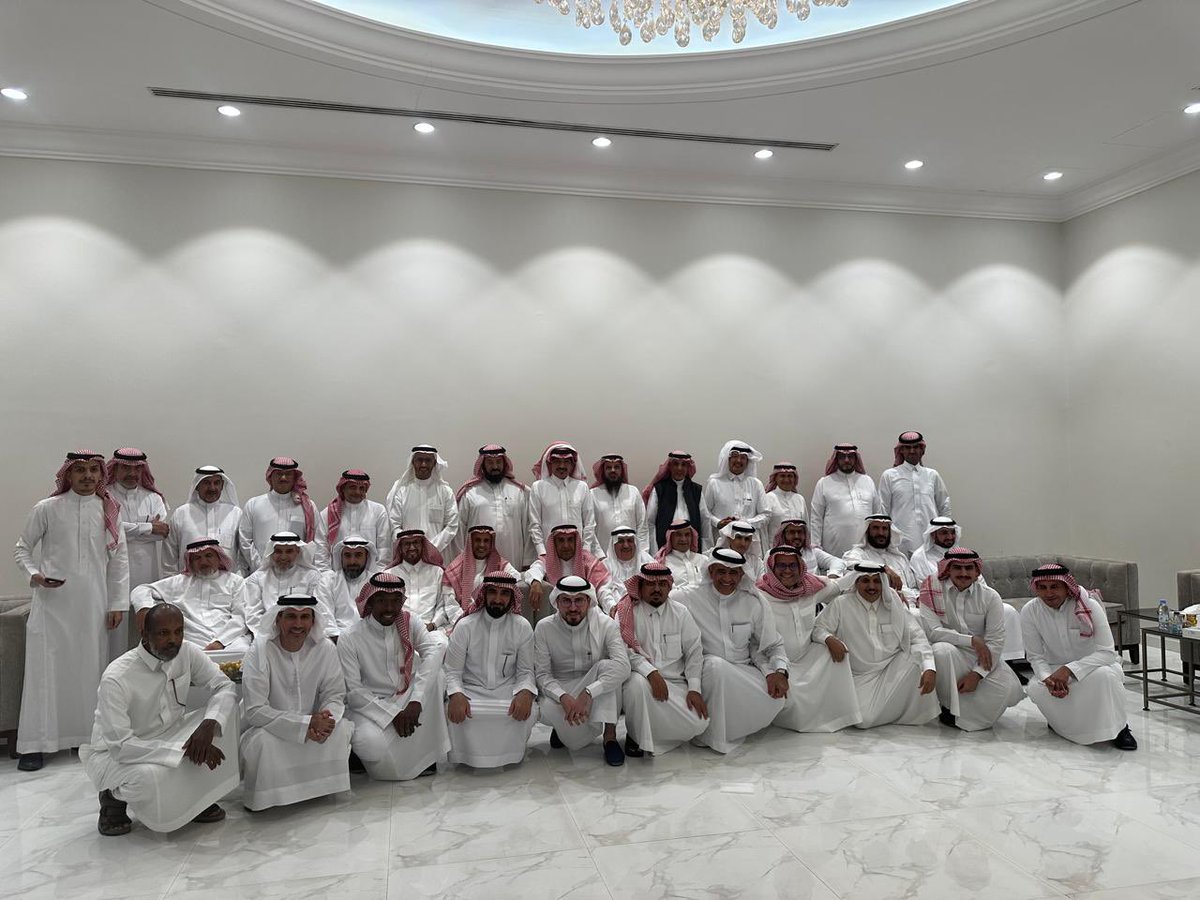 تمضي السنون والأشهر والأيام وتبقى الذكريات الجميلة بتجدد اللقاء السنوي الثامن  والعشرون لخريجي جامعة أوهايو وأسرهم في مدينة الرياض في هذا اليوم الجمعة ٩-٥-١٤٤٧ حديث  الذكريات و الماضي الجميل لايام مضت من الجد والاجتهاد في تحصيل العلم . ننتظر هذا الحدث عام بعد عام بشوق ومحبة .