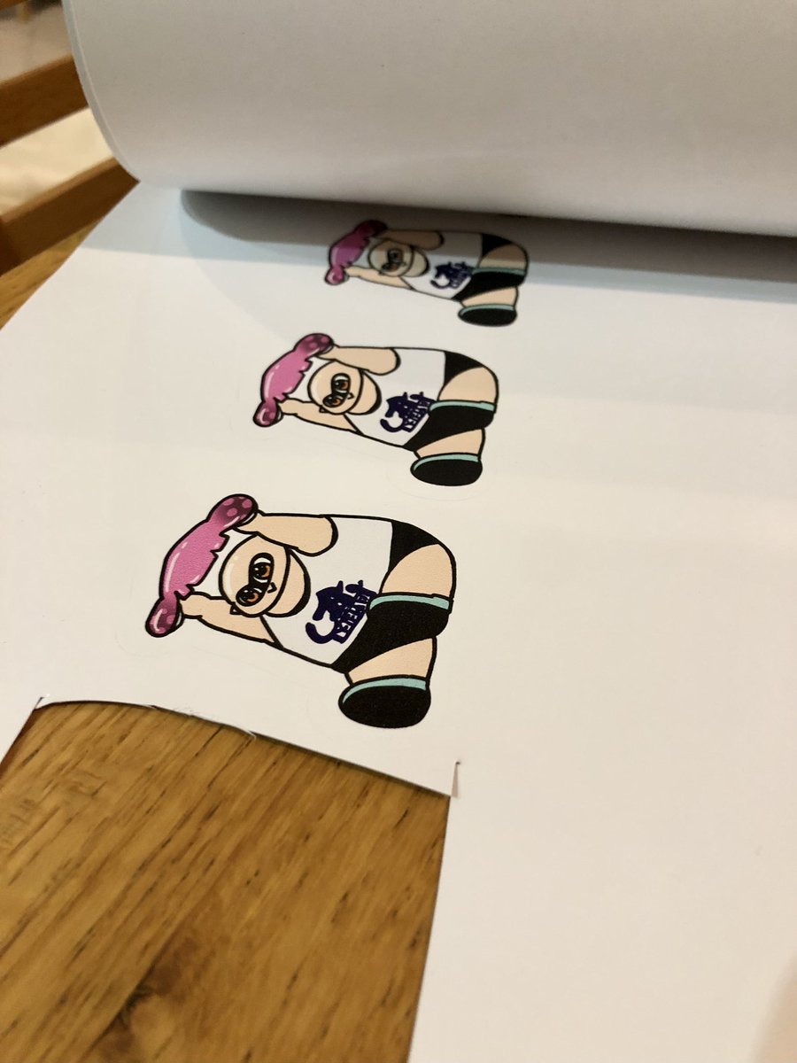 a__sdf's tweet photo. なんと夫がサプライズでシール作ってくれました✨100円く���いで頒布予定です。 https://t.co/bnbQoayQMZ
