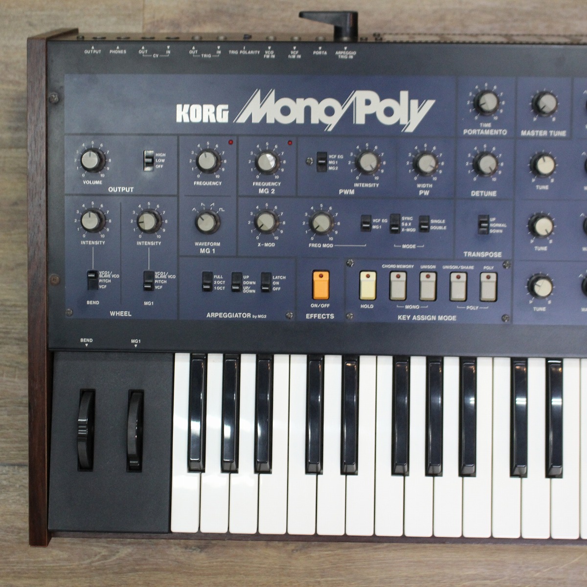 CHAOS シンセサイザー CHAOS シンセサイザー Tame Impala Kevin Parker、レトロ