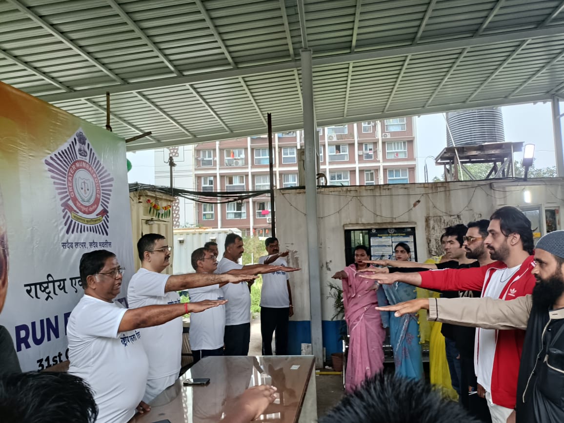 DcpZone11Mumbai's tweet image. आज एकता दिन व सरदार वल्लभभाई पटेल यांच्या जयंतीनिमित्त परिमंडळ-११, मुंबई हद्दीत सकाळी ७ वा पासुन ९ वाजेपर्यंत #RunForUnity चे आयोजन करण्यात आले होते.  सदर उपक्रमात १८२ पोलीस अधिकारी, ४९३ अंमलदार  व १५८१ नागरिक  असे एकूण २२५६ जणांनी सहभाग घेत एकात्मता ऐक्याचा उत्सव साजरा केला.