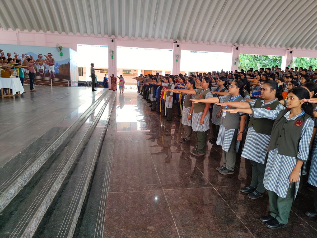 PMShriDMS64BBSR's tweet image. Staff and students took the Rashtriya Ekta Diwas (National Unity Day) Pledge on 31.10.2025, marking Sardar Vallabhbhai Patel’s birth anniversary and honoring his role in uniting the nation.
#PMShriDMSBBSR 
#RIEBhubaneswar 
#NCERT 
#CIETNCERT #PledgeForUnity #RashtriyaEktadiwas