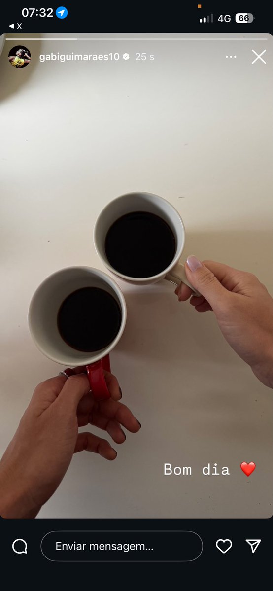 imjhenx's tweet image. VAI SE FUDER A GABRIELA POSTANDO A NAMORADA DELA