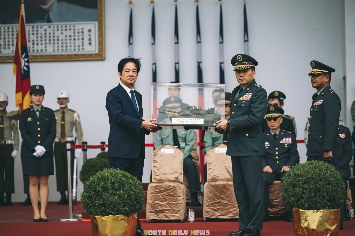 YDN_NEWS's tweet image. 🇹🇼The #ROCArmy’s 3rd Combined Arms Battalion, 584th Armor Brigade activation ceremony, marking the unit’s re-equipment with #M1A2T tanks.  This milestone marks the #ROCArmedForces’ commitment to modernization and combat readiness.
🇹🇼陸軍裝甲584旅聯兵3營 #M1A2T 戰車成軍，#國軍…