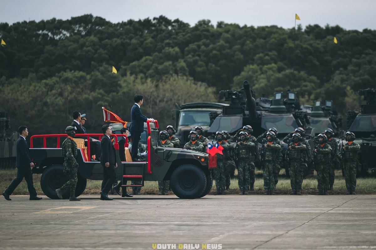 YDN_NEWS's tweet image. 🇹🇼The #ROCArmy’s 3rd Combined Arms Battalion, 584th Armor Brigade activation ceremony, marking the unit’s re-equipment with #M1A2T tanks.  This milestone marks the #ROCArmedForces’ commitment to modernization and combat readiness.
🇹🇼陸軍裝甲584旅聯兵3營 #M1A2T 戰車成軍，#國軍…
