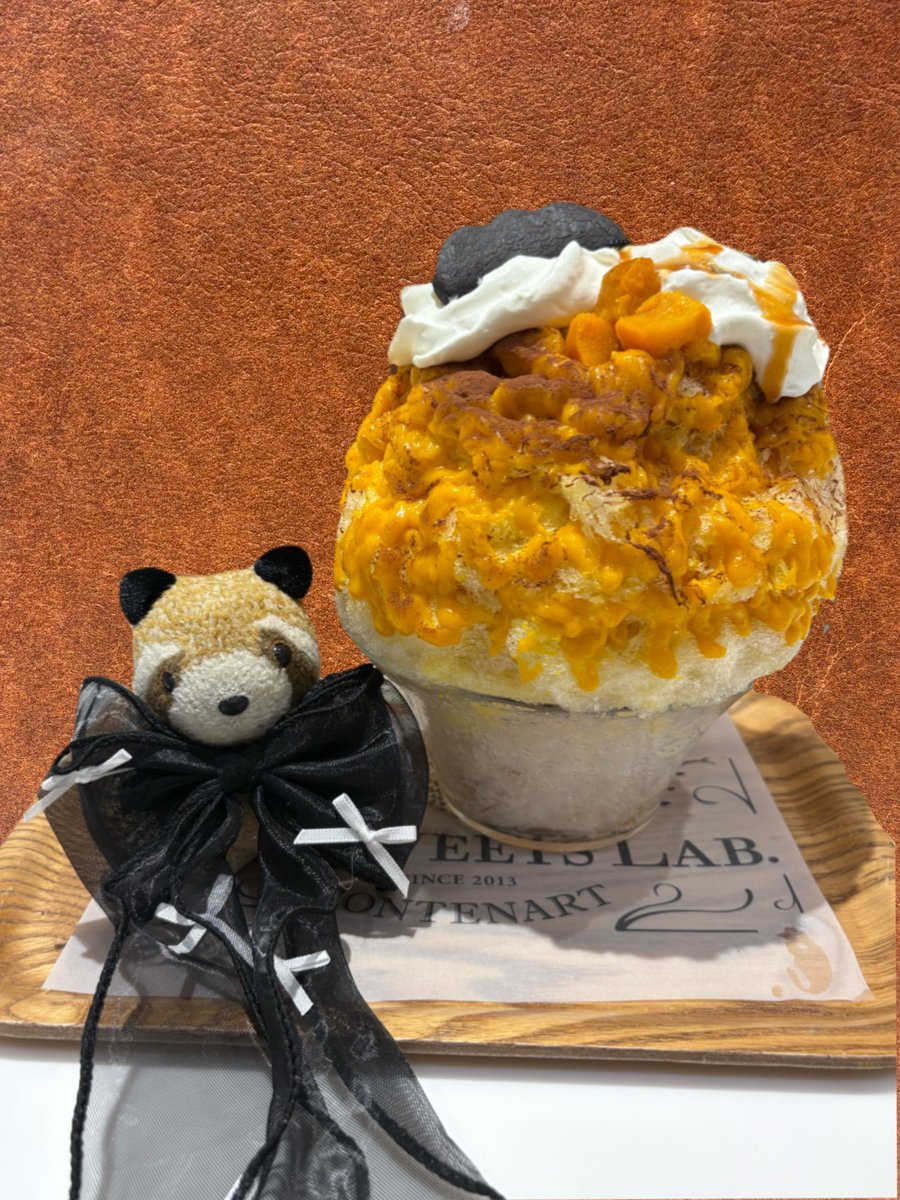panta20113610's tweet photo. happy Halloweenだよー！！！

今年のパン太はちょっぴりドラキュラ風🧛
ハロウィンのかき氷も夕花さんと食べに行けたよ！！わぁい、わぁい👻

trick or treat🎃
トリックオアトリート🎃

お菓子ちょうだいー！！！！！

#ハロウィン #かき氷 https://t.co/Mg6sRB4qJS