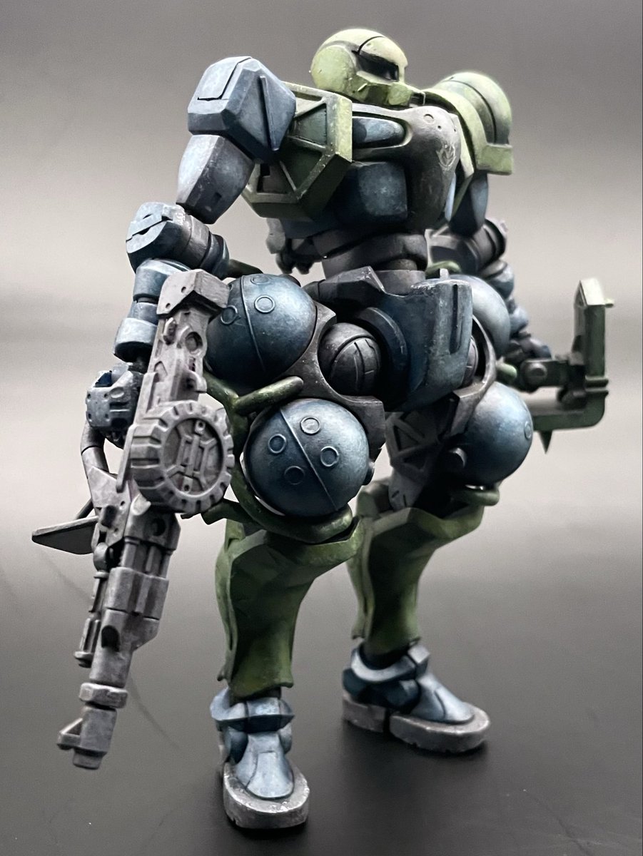 HG 1/144 ザク(軍警ザク)
すでに色んな方がやっている工作ですが、軍警ザクをザクIにしてみました。

#ガンプラ #筆塗り