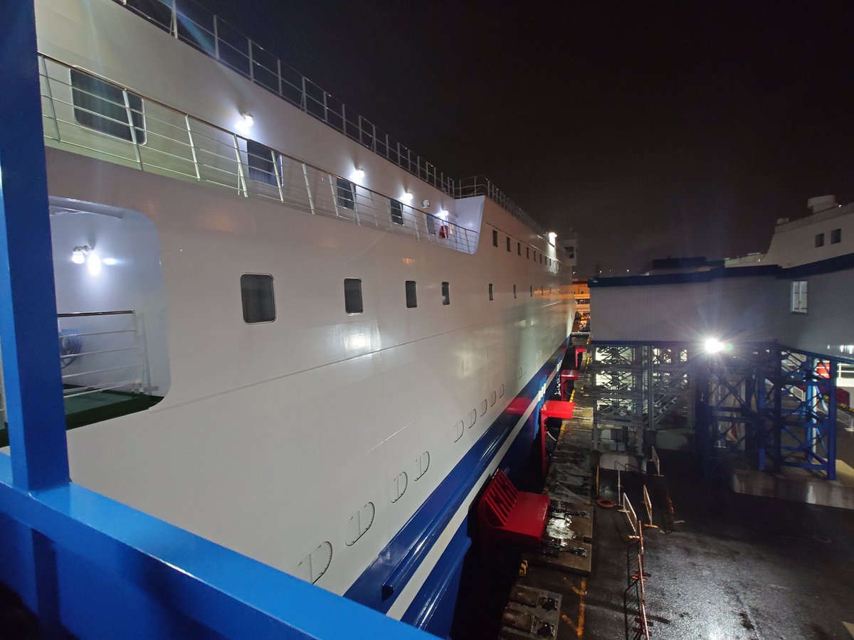 ふたつの空 1024px-Ibarakikotsu_P-MK116J_2.jpg