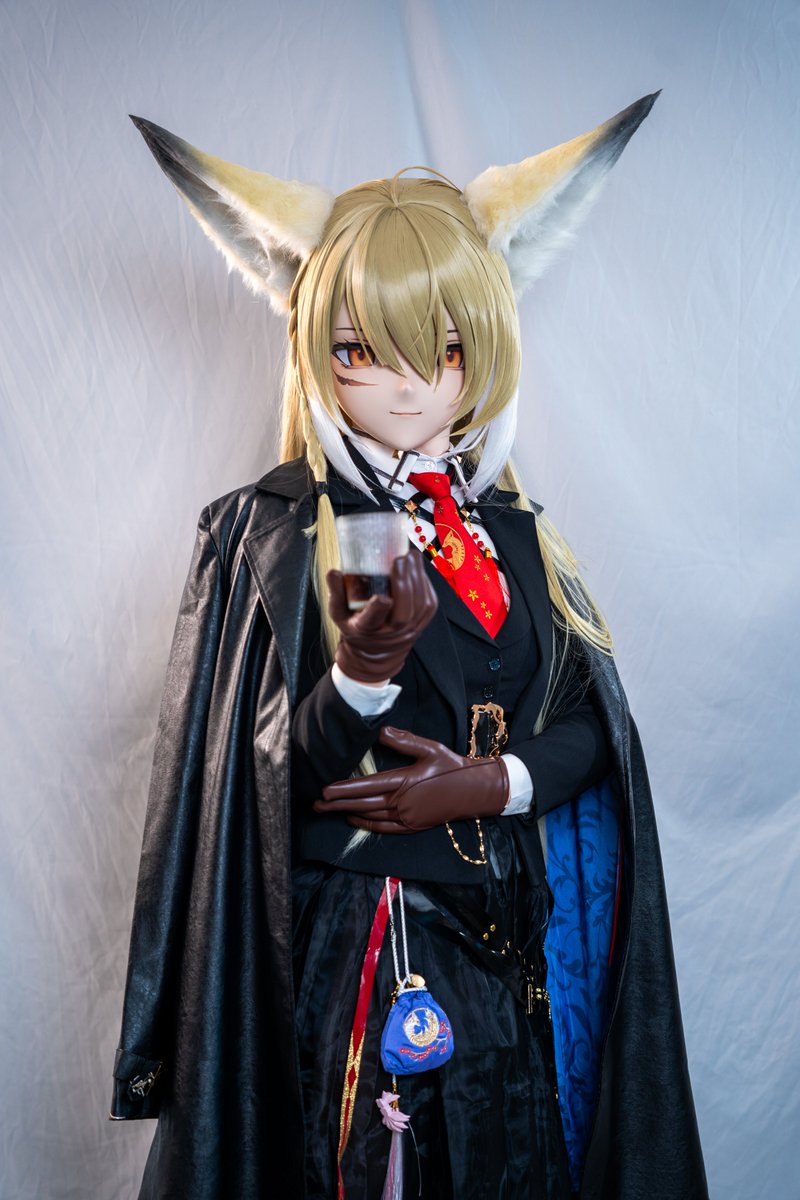 洋服剑舞，所谓伊人醉山花
￼：
<a href="/kiger_CNxiaohe/">一块小禾</a>
 ＆
<a href="/Xifan_Xiao042/">小斯坦尼康</a>

￼＆￼：
<a href="/S1rius4luZo/">Lap1and</a>

#Arknights #arknights #kigurumi  #忍冬 #Vulpisfoglia