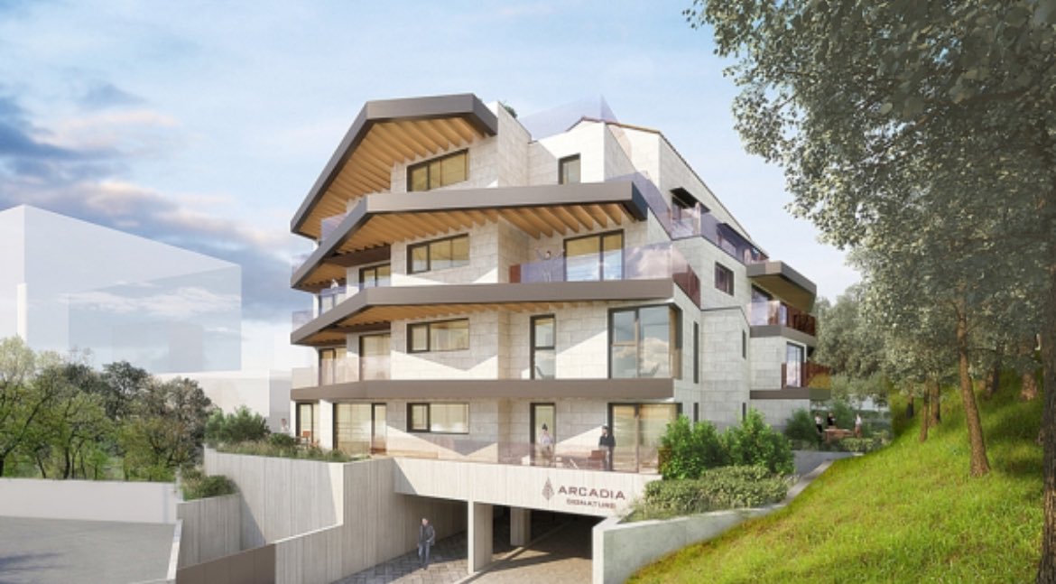 Momo has purchased a luxury villa, Arcadia Signature for 4.3 Billion Won (3.1 Million USD) without taking out a mortgage and paid for the house in all cash. 

Her apartment is 221㎡ with 3 rooms, 3 baths, and a private garden terrace. It has a view of the Han river and Achasan.