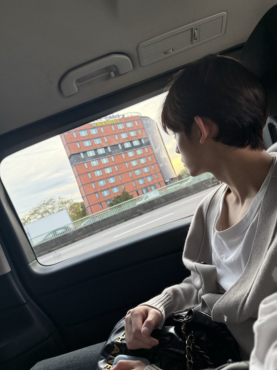 태드창 tweet media