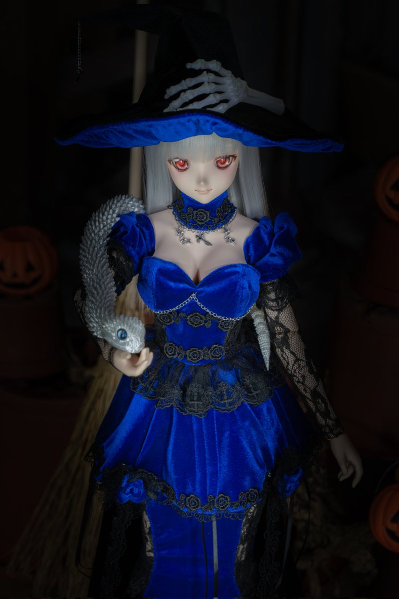 萬聖之夜，魔女現形。