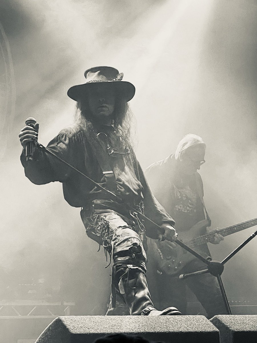 Take me to the dream #fieldsofthenephilim 
#carlmccoy <a href="/FOTNofficial/">Nephilim official</a> on stage <a href="/O2AcademyGla/">O2 Academy Glasgow</a> 
October 30th 2025
