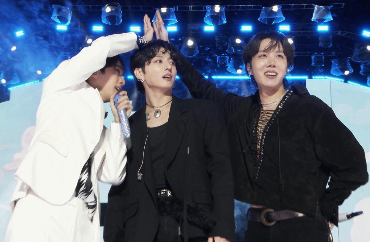 jungkook pics tweet media