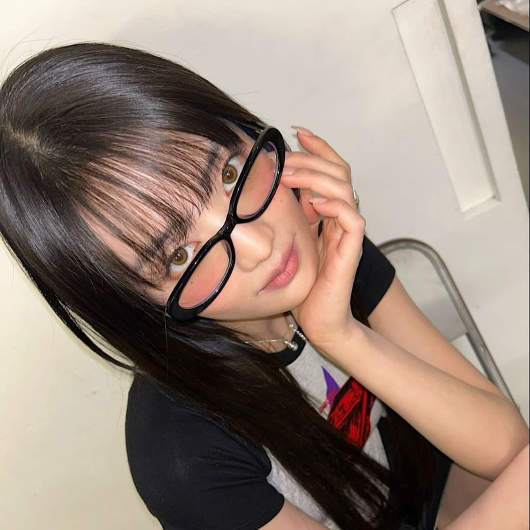 lumited_edition's tweet image. &amp;gt; [ day-102 ]
looking for new &amp;amp; interactive #moots !

✧ hii I'm lumi — he/him '09 infj-t 🇲🇾
✧ multistan ; mainly girl groups
✧ any fandom is welcomed !

#promotwt #moothunt #kpoptwt #stantwt
♡/↺ to be moots + spread , thank youu !