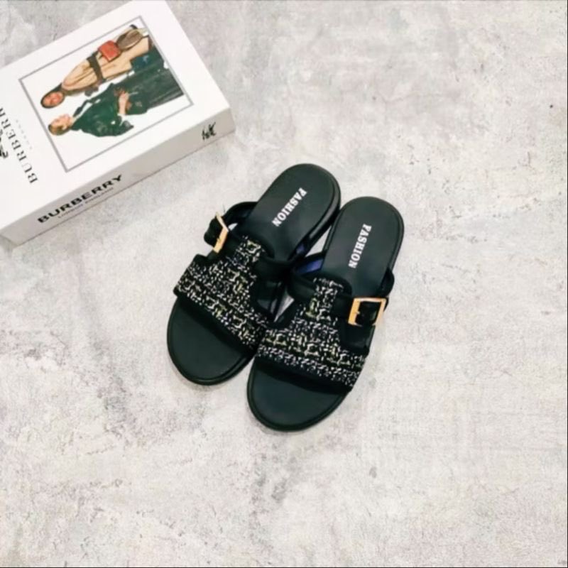 MMariiyah48123's tweet image. “Sandal cantik ini lagi promo cuma Rp29.000 aja 🌸
Desainnya simple tapi elegan banget 💕
Nyaman dipakai, cocok buat jalan, kuliah, atau nongkrong~
Cek di Shopee sebelum kehabisan ya!”

s.shopee.co.id/VySowzq3A
#shopeeID #shopeepromo