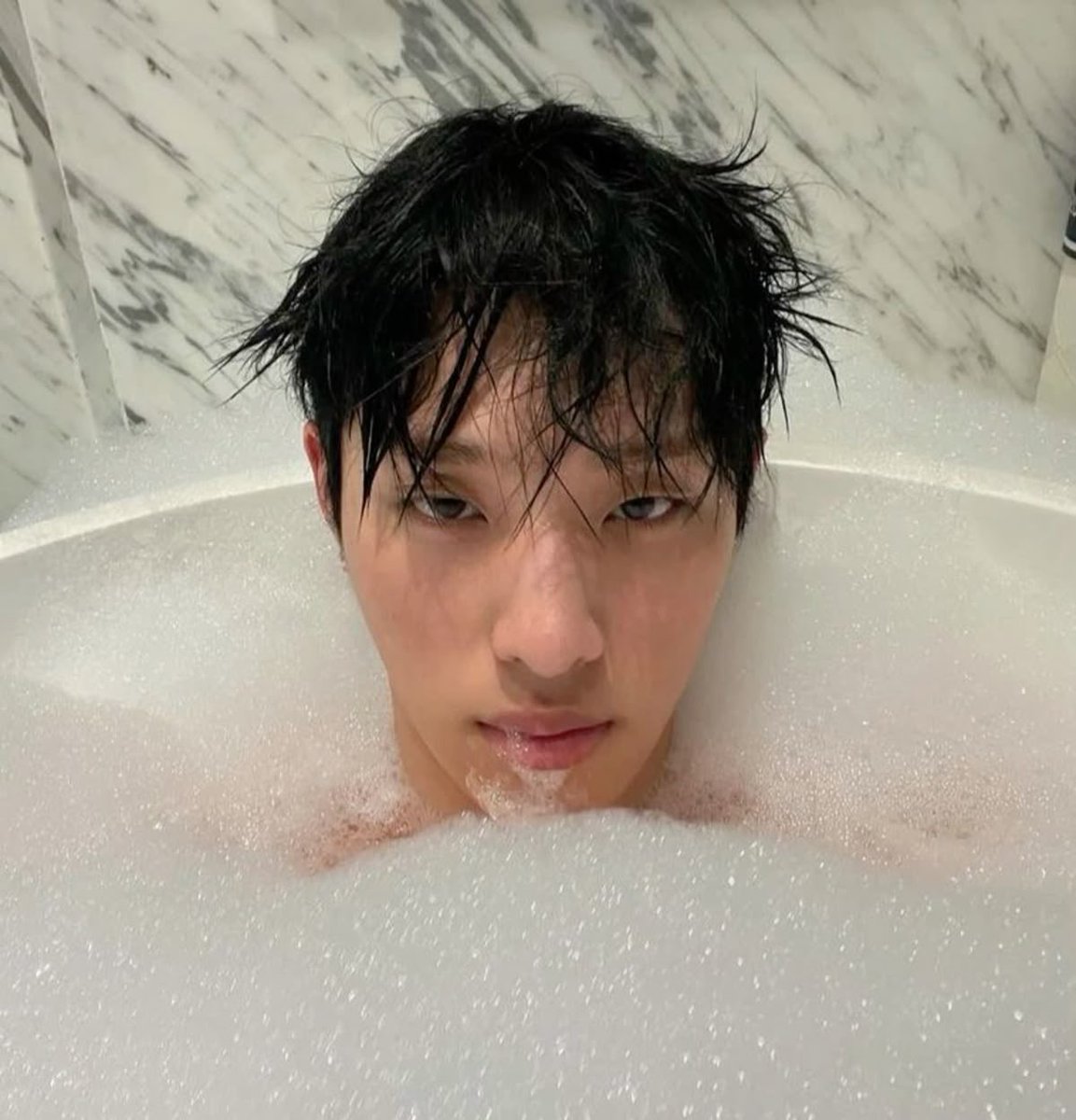 ambersclaw's tweet image. ᅠ
  📸  .   [  ambersclaw.⠀]    IG  POST :
          💬  it’s  been  a  day.  i  deserve  the  bubble  bath. 
ᅠ