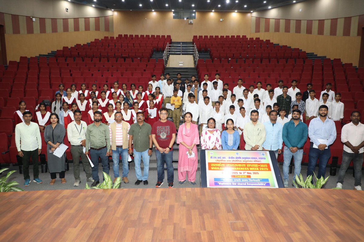 CSIR_CDRI's tweet photo. On the occasion of #VigilanceAwarenessWeek2025 celebration, a program was organized for a batch of 127 students of Class 09-10 and 5 faculty members from Government High School, #Jethra, #LakhimpurKheri #UP
@CSIR_IND @CsirJigyasa @CSIR_HRDG https://t.co/X5kSPTHdjw