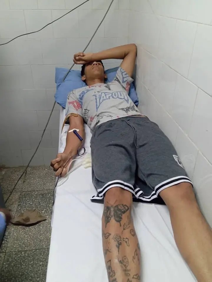 🇨🇺En en policlínico Pablo Agüero Guedes de #Caibarién , se Juntan #TodasLasManosTodas para donar sangre por nuestros hermanos del oriente del país  .
La Patria hos contempla orgullosa muchachos 💪♥️🇨🇺