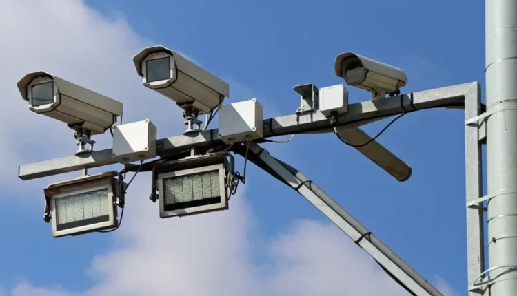 PakWheels's tweet image. Karachi’s E-Challan Shock! Rs. 12 Million in Fines in 24 Hours

Karachi’s new AI-powered traffic system has gone live and it’s hitting violators hard. 

Driving without a license: Rs. 25,000 (vs Rs. 500 in Lahore)
Signal violation: Rs. 10,000 (vs Rs. 500)
Wrong-way driving: Rs.…