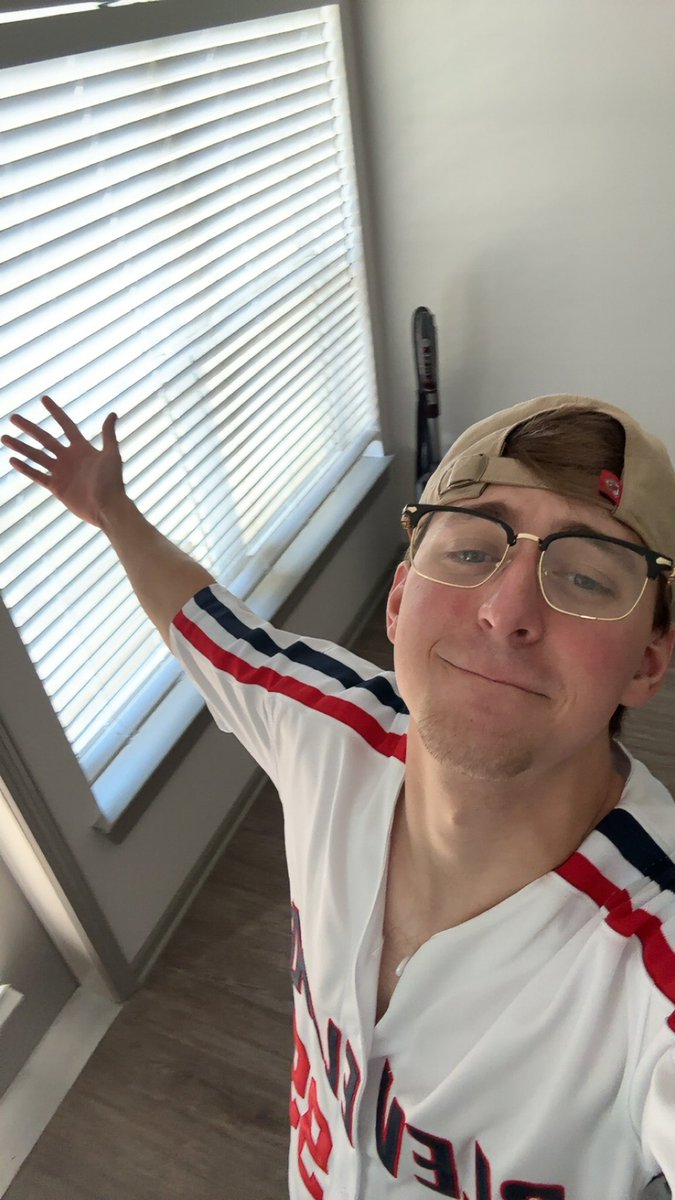 Vihved 👑 tweet media