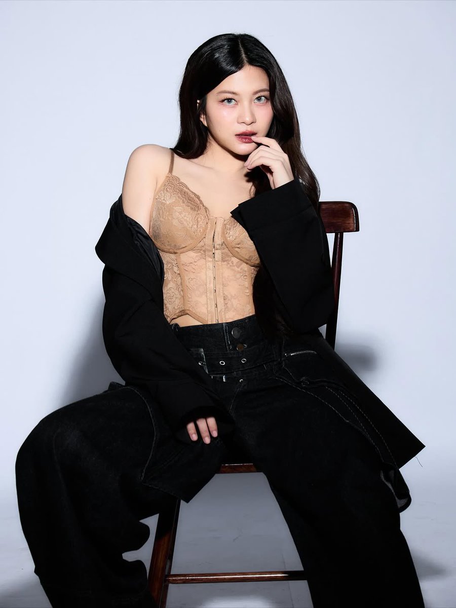 Tik turgan erkak azolarning fotosuratlari