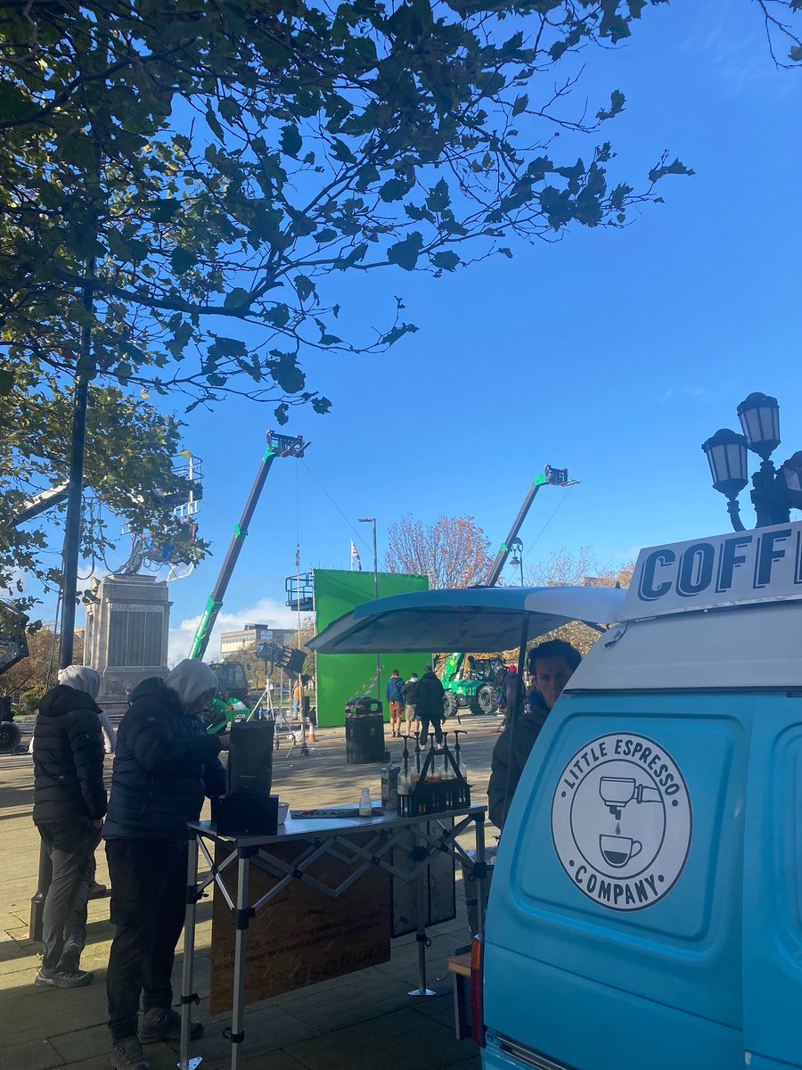 It was a pleasure to serve such a hardworking crew on location this week keeping the team warm with our delicious coffees and hot chocolate 🎥🎞️

#manchester #onset #filminginthenorth
#campervan #coffee #coffeecart #coffeevan #coffeetruck #events #mobilecoffee #foodtruck