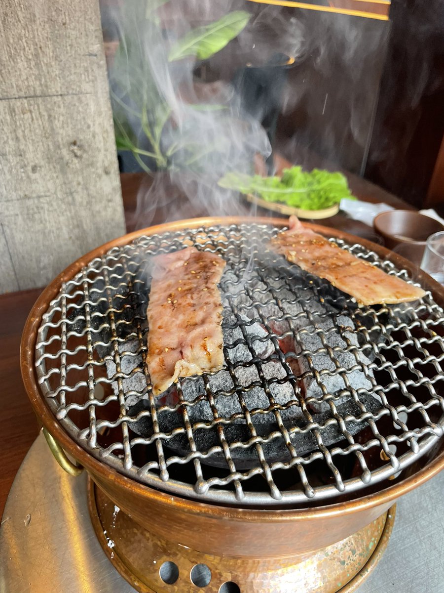 1techi0371's tweet photo. 好きな四字熟語
会社補助
〜刺身でいけそうな肉をあえて焼く〜 https://t.co/u9WtHM64jE
