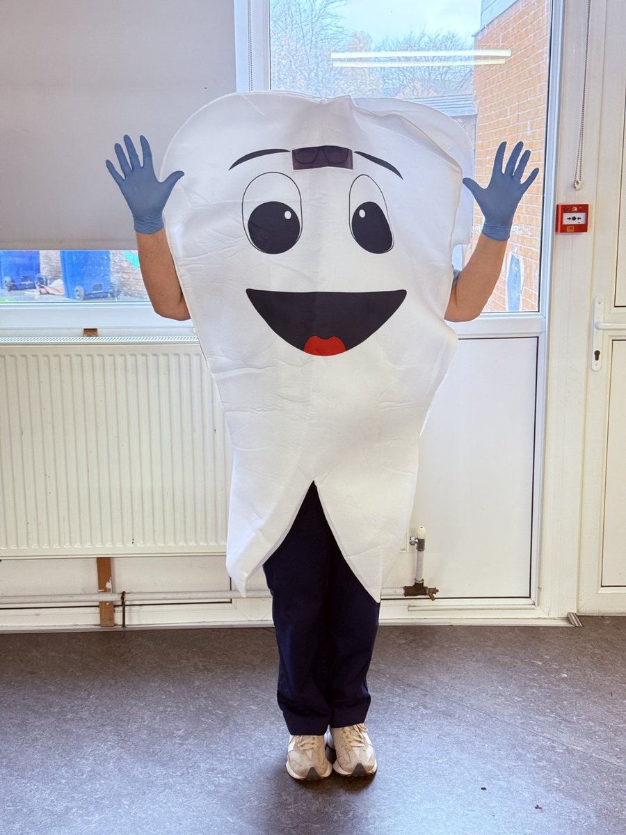 sandaigprimary's tweet image. Sparkly smiles at Sandaig today! 😁 Childsmile visited to show us how to brush every single tooth  - no hiding at the back! 🪥✨ @NHSChildsmile ❤️ #Health #LearningForLife