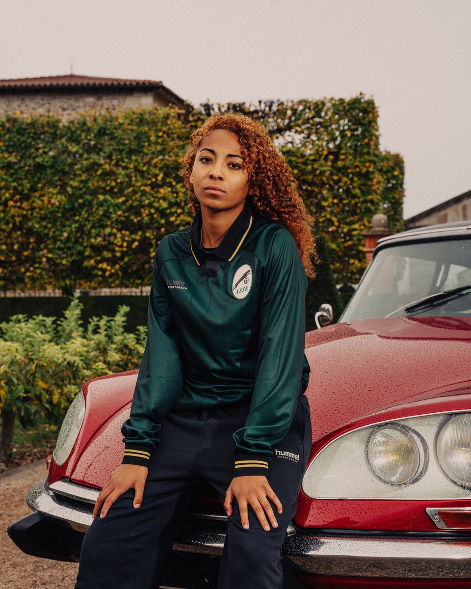 En hommage à Salif Keita, découvrez la nouvelle collection Panthère de l'@ASSEOfficiel ! 🆕 

Vert sur les épaules, Panthère sur le cœur. 💚 

#ASSE