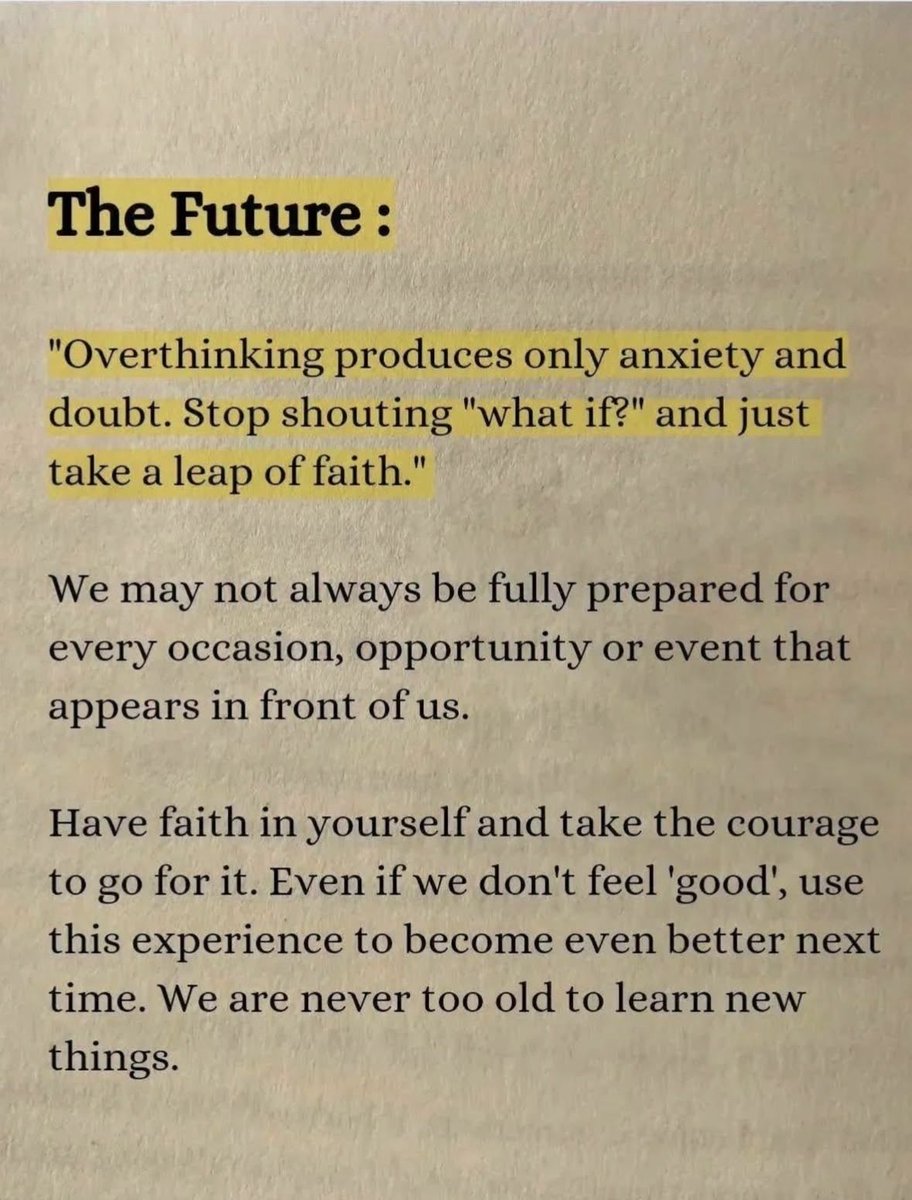 DrAliAlmansour's tweet photo. من هذا الكتاب الجميل The Things You can See Only When You Slow Down:

"الإفراط في التفكير لا يُنتج سوى القلق والشك. توقّف عن ترديد “ماذا لو؟” وخذ قفزة ثقة.
قد لا نكون مستعدين تمامًا لكل موقف أو فرصة أو حدث يظهر أمامنا، لكن ثق بنفسك وامتلك الشجاعة للمضي قدمًا. حتى إن لم تشعر بأنك في أفضل حال، استخدم التجربة لتصبح أفضل في المرة القادمة.
فنحن لا نكبر أبدًا على تعلّم أشياء جديدة"