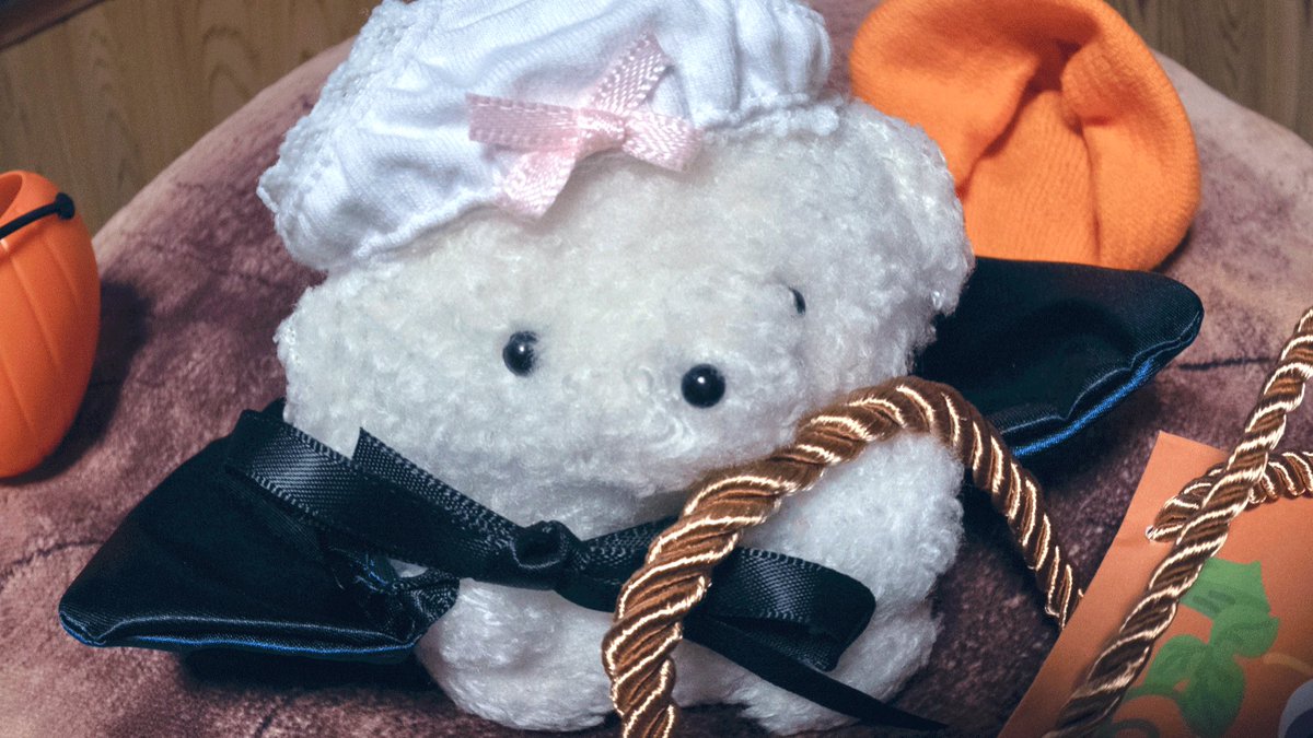 おかし　くれなきゃ　もらす