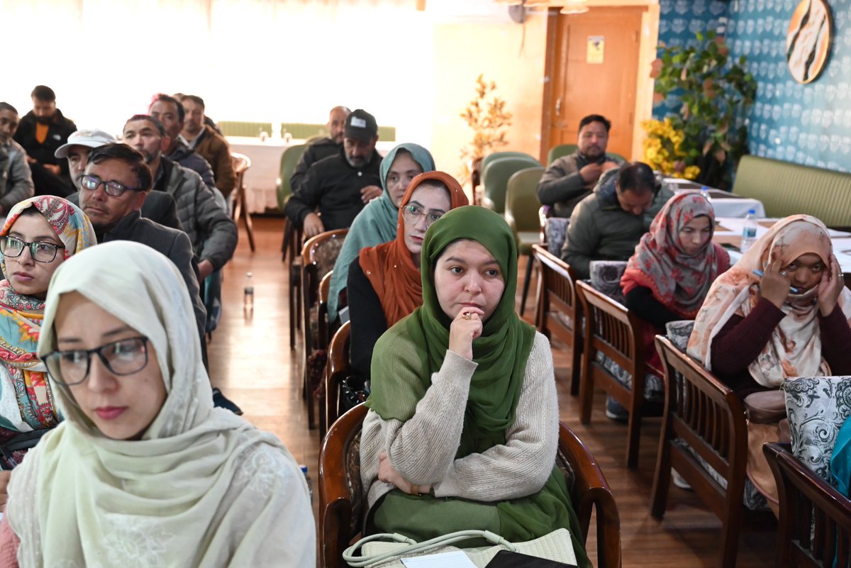 Capacity Building Training for Panchayat Secretaries on Tobacco Free Village Campaign held in Kargil.

Under the #NTCP, Panchayat Secretaries were trained to lead awareness drives &amp; help declare 40 villages tobacco free across the district.

#TobaccoFreeLadakh  #HealthForAll