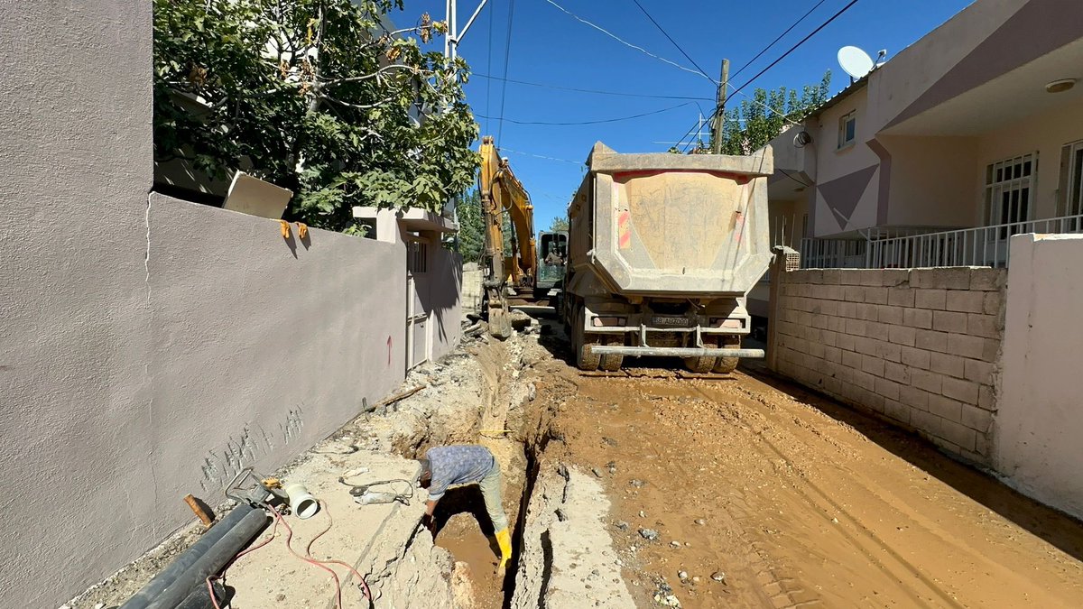 ✅ HER SOKAKTA, HER MAHALLEDE: GELECEĞİ İNŞA EDİYORUZ❗️

📍 İmamağa Mahallesi 1980 nolu sokakta içme suyu hattı yenileme çalışmalarımızı sürdürüyoruz. 

🚜🚧👷Şehrimizin görünmeyen can damarları yenileniyor, geleceğimiz güçleniyor.

#HerYerdeHerkesİçin
#AdıyamanBelediyesi