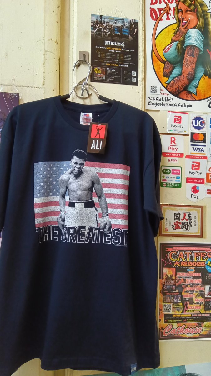 GMotomachi's tweet photo. THE GREATEST, #MuhammadAli, by #AMERICANCLASSICS,MADE IN AMERICA ver,
Size : M , L
🇺🇸Imported
¥8360JPY(tax included)
#神戸, #三宮高架下, #ロックTシャツ, #メタルTシャツ, #バンドTシャツ, #ボクシングTシャツ, | #MOTOMACHIGLOBE三宮( #元町GLOBE三宮)
⬇ https://t.co/LP4Hxh49tw https://t.co/NcloF0lN1j