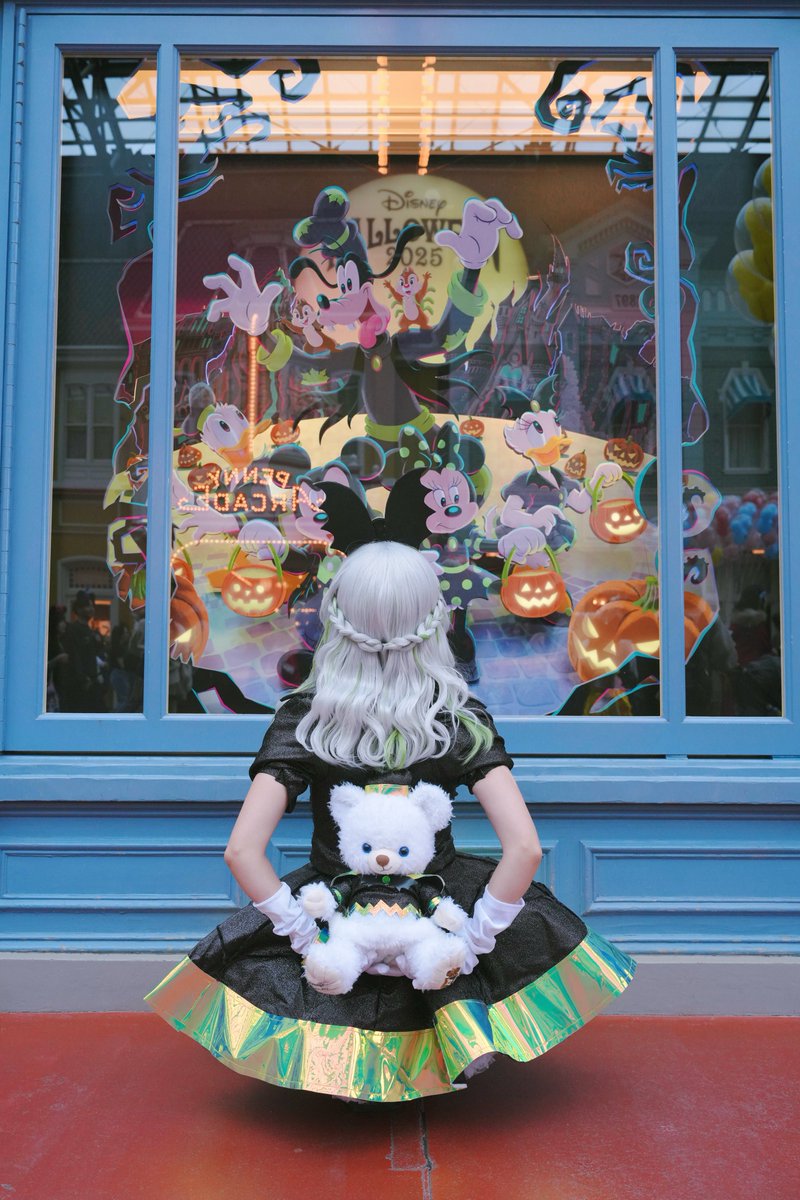 🖤💚𝟚𝟘𝟚𝟝 ℍ𝕒𝕝𝕝𝕠𝕨𝕖𝕖𝕟 𝕄𝕒𝕚𝕟 𝔸𝕣𝕥💚🖤

ずっとやりたかった憧れのデイジーになれて幸せでした‼︎
会ってくれたみなさまも、会えなかったみなさまも良いハロウィンを🦇*･゜

📷 <a href="/sir_craggy/">さくらぎ</a> 

#Dハロ仮装2025 #Dハロ仮装 #ちよ仮装