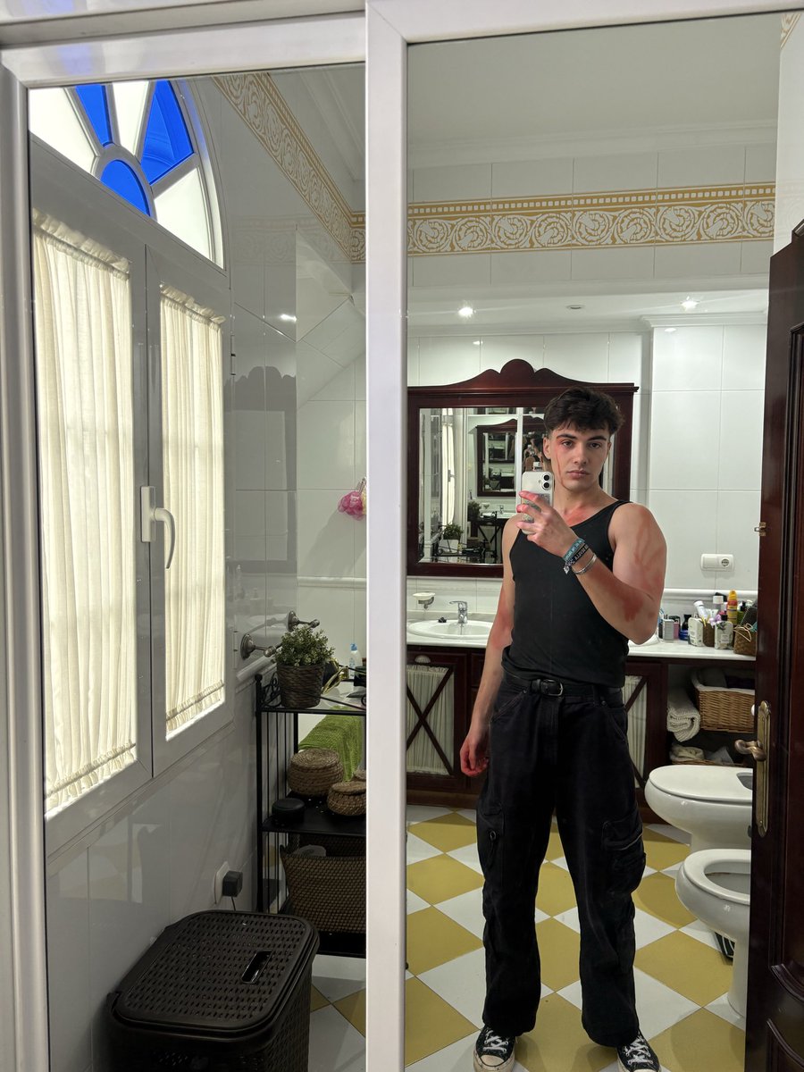 manuserrano12_'s tweet image. 🩸