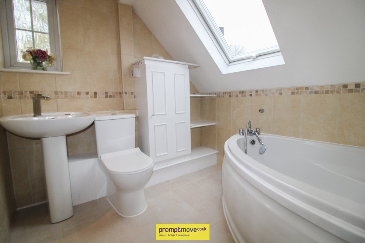 💷 PRICE DROP!

Stunning 3-bed semi-detached family home in the popular Challney area of Luton 🏡

📍 Oakley Rd, Luton LU4 9PZ
🚗 Driveway &amp; garage | 🛋️ Conservatory
✨ 2 bathrooms | 🍽️ Large kitchen
⚡ Available Now | 💷 £1,850 pcm |
📞 01582 611040 | 📱 07476 297059