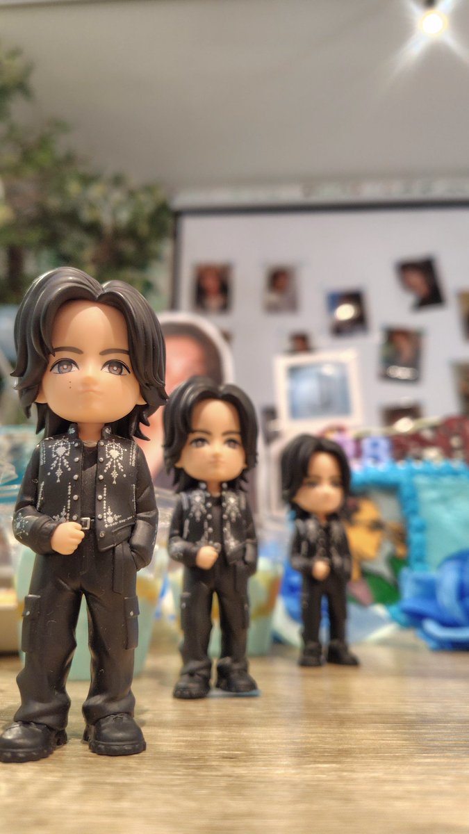 昨日のお誕生日会、フィギュアちゃん達も心なしか嬉しそうでした