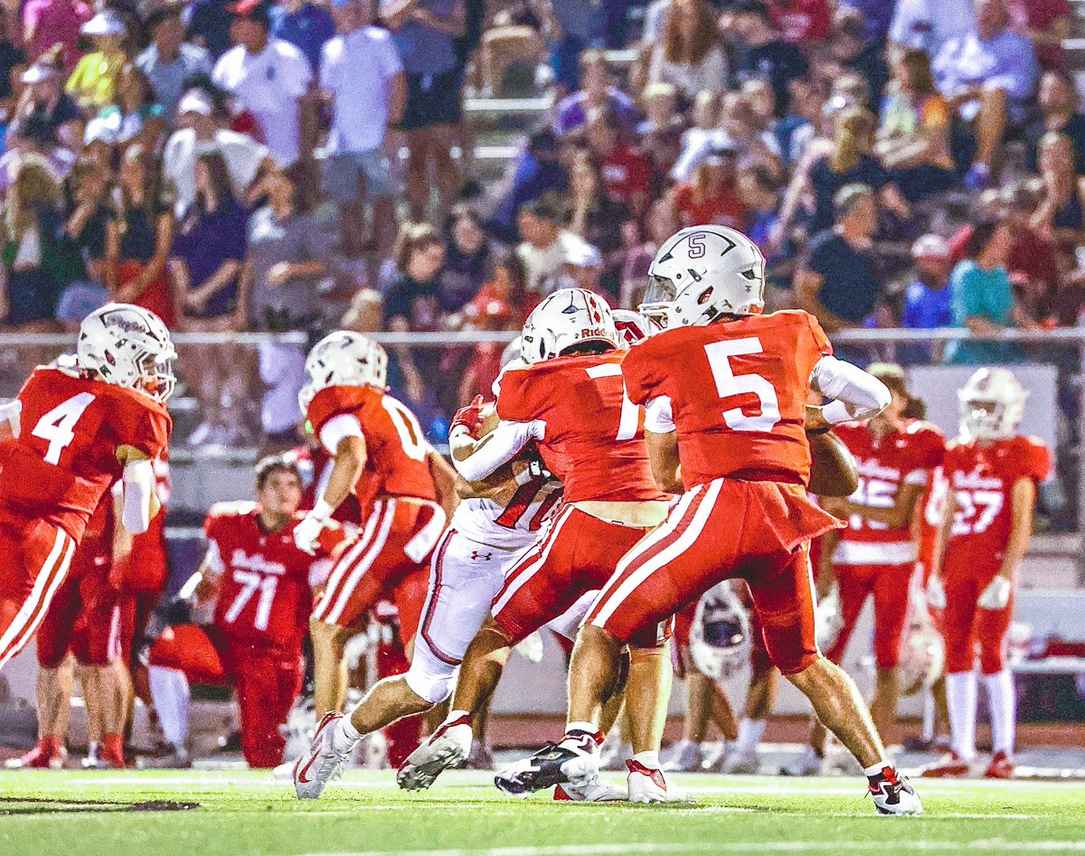It’s Game Day! 

We are back at Home for a Playoff rematch against a tough Augusta team.  Ready to fly around tonight!  Some pics from throughout the season to get you fired up!  

📸 Cred: Alana Barkley