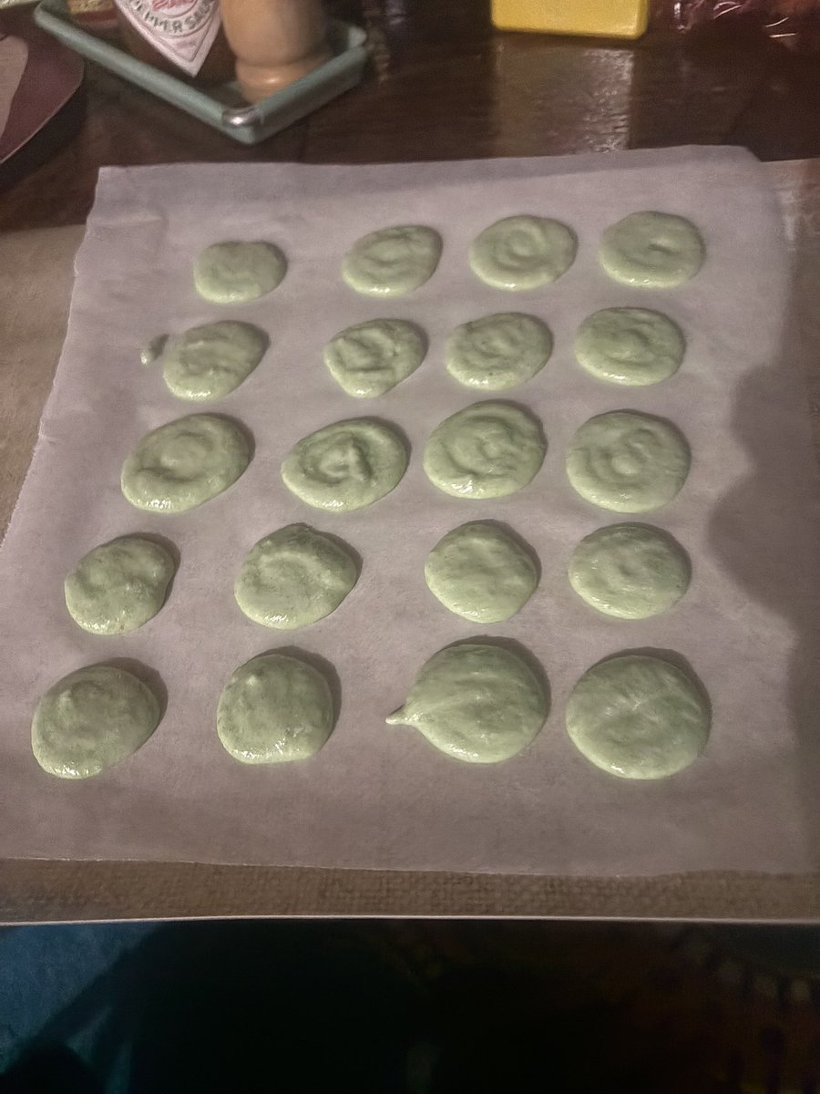 pandamic_paco's tweet image. ハロウィンだー！🎃👻🍭
今年のハロウィンは抹茶マカロンとナッツのクッキー作って友達にトリックオアトリートさせました。