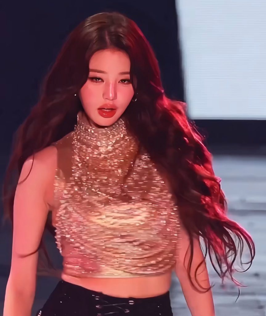 EyesOnWony's tweet image. i bet you stopped scrolling