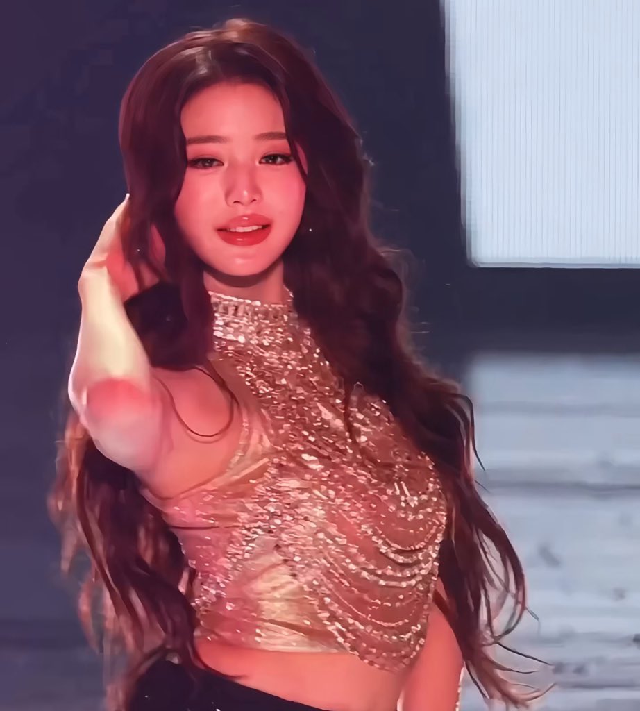 EyesOnWony's tweet image. i bet you stopped scrolling