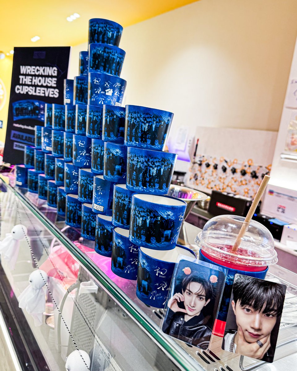 hello82BERLIN's tweet image. It’s time to leave the TRICKY HOUSE and find the best version of yourself at our xikers POP-UP in BERLIN!

🏚️ 31 October - 1 November, 11AM - 5PM
📍 @hello82berlin
Weinbergsweg 5, 10119 Berlin

@xikers_official
#xikers #싸이커스 #HOUSE_OF_TRICKY #WRECKING_THE_HOUSE #hello82BERLIN