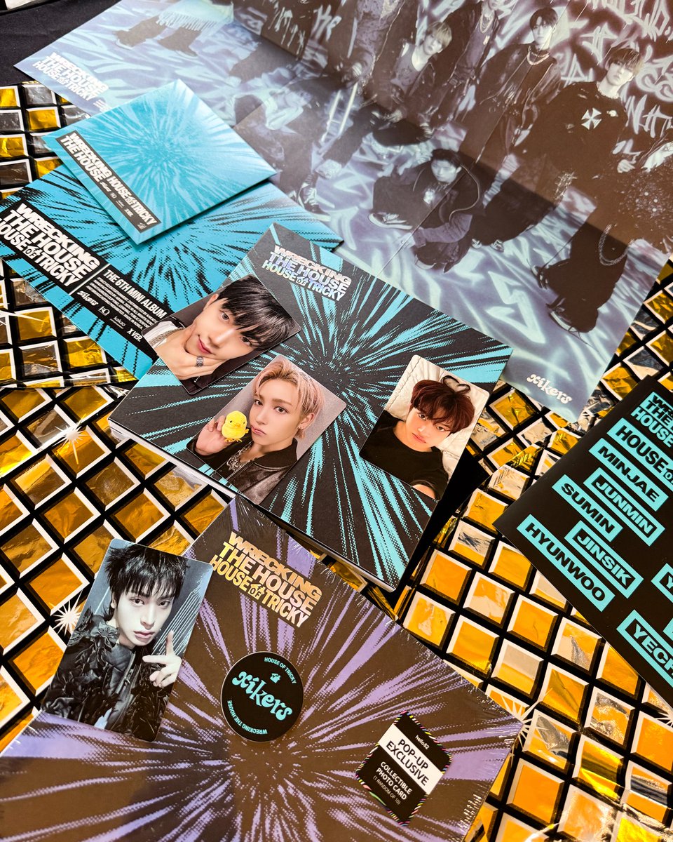 hello82BERLIN's tweet image. It’s time to leave the TRICKY HOUSE and find the best version of yourself at our xikers POP-UP in BERLIN!

🏚️ 31 October - 1 November, 11AM - 5PM
📍 @hello82berlin
Weinbergsweg 5, 10119 Berlin

@xikers_official
#xikers #싸이커스 #HOUSE_OF_TRICKY #WRECKING_THE_HOUSE #hello82BERLIN