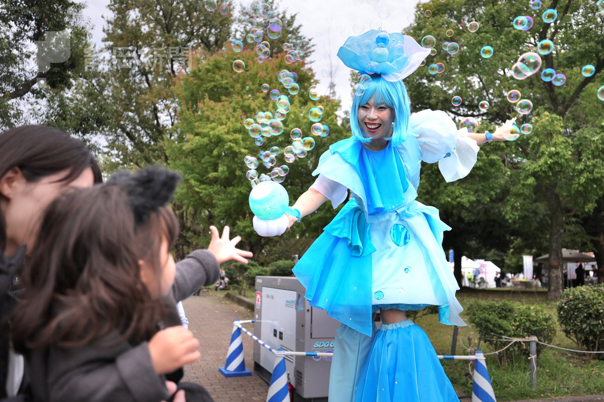 「大道芸Ｗ杯ｉｎ静岡２０２５」静岡市内で開幕しました　
１１月３日まで

記事はこちら（静岡新聞DIGITAL）👇　会員限定です
news.at-s.com/article/1836229 
【動画あり】
<a href="/daidogei/">大道芸ワールドカップin静岡</a> <a href="/stilts_BiGRoots/">BiG Roots</a> <a href="/SPINstAr_yoyo/">SPIN stAr</a> 

#大道芸ワールドカップ #daidogei #ビッグルーツ 
#スピンスター #張海輪雑技団