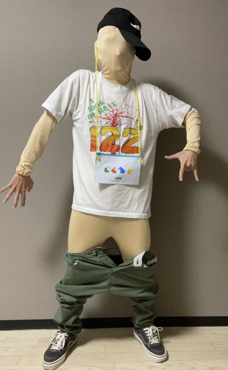 イタズラされた後のキッズ服売り場のマネキン

#地味ハロウィン
#地味ハロウィン2025